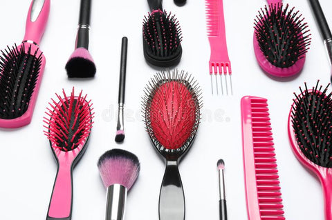 COMBS & BRUSHES